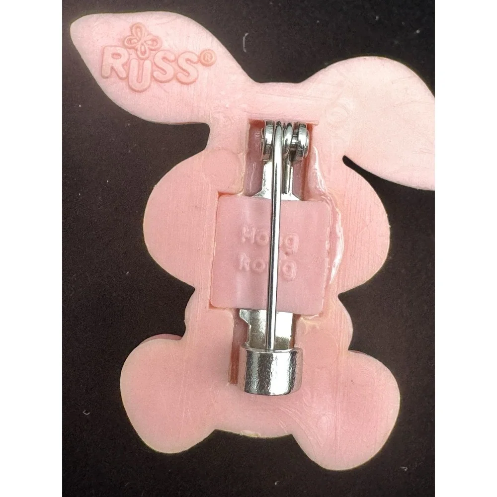 Vintage RUSS Bunny Rabbit Brooch Pink Resin Easter Novelty Lapel Pin - Picture 8 of 9